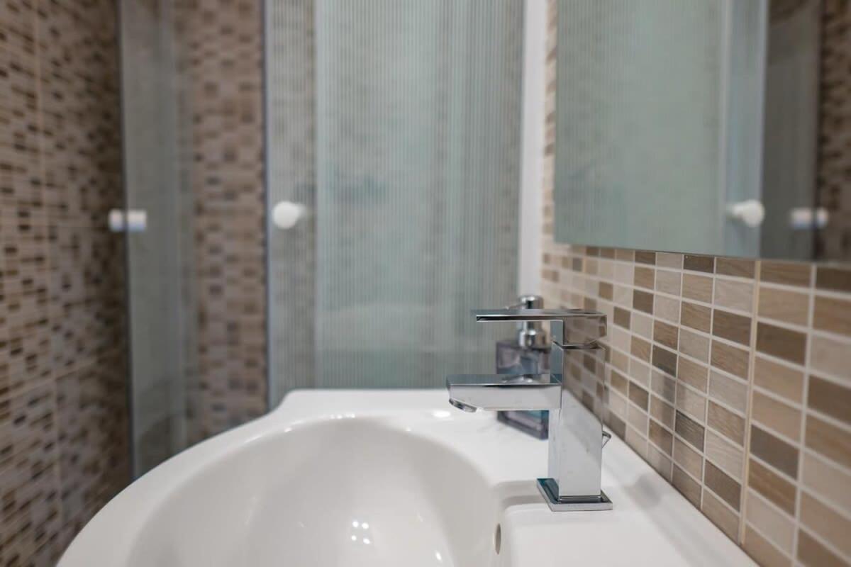 Chic Central Flat With River View Budapesta Exterior foto
