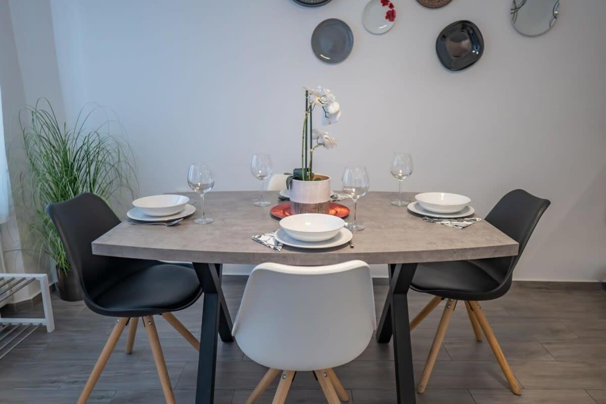 Chic Central Flat With River View Budapesta Exterior foto