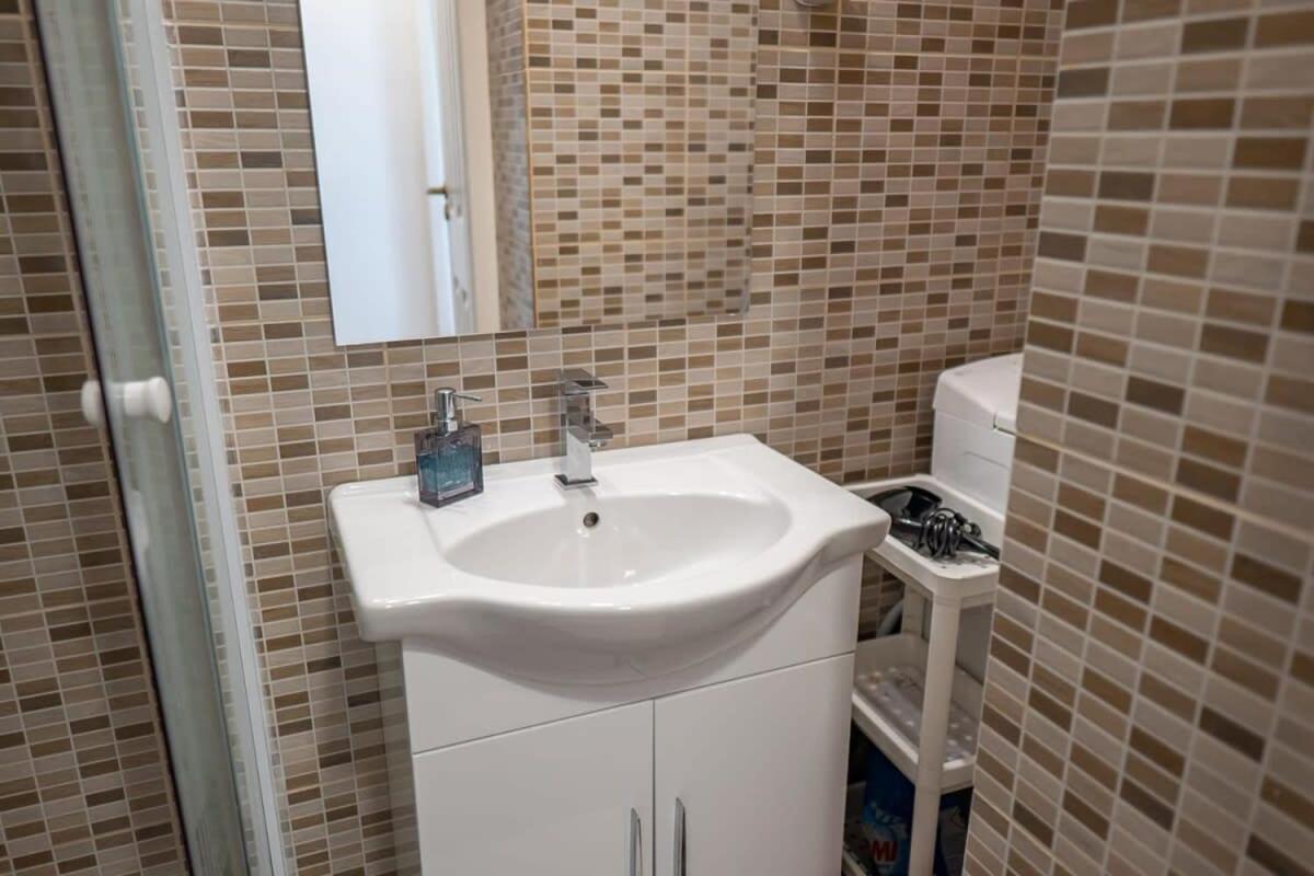 Chic Central Flat With River View Budapesta Exterior foto