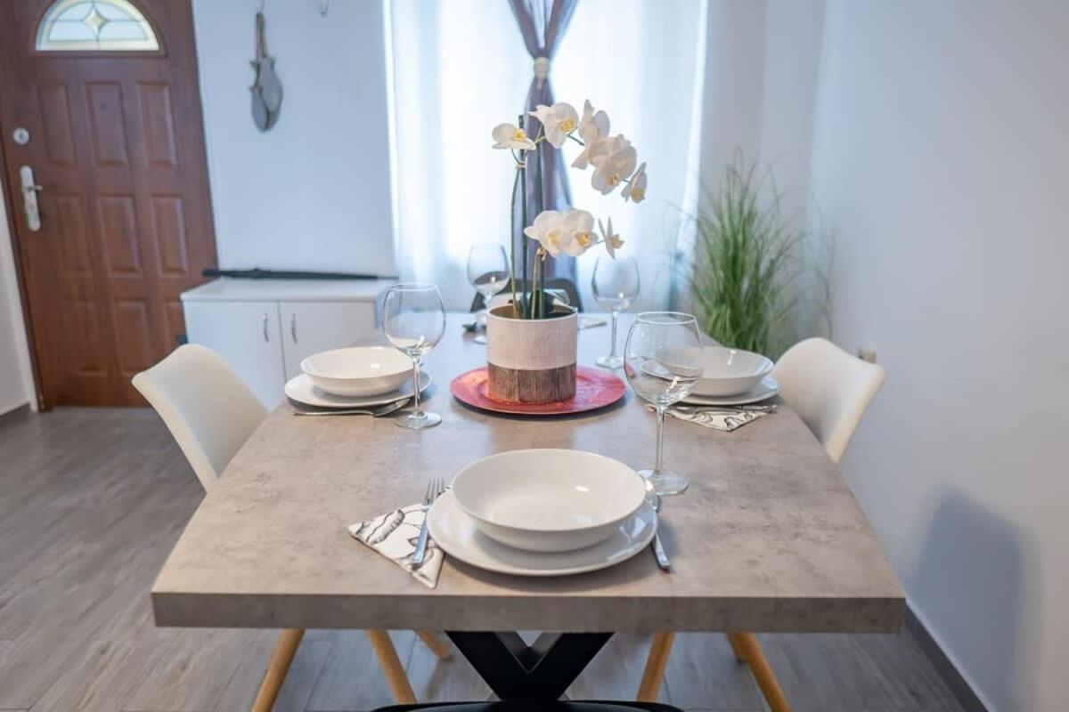 Chic Central Flat With River View Budapesta Exterior foto