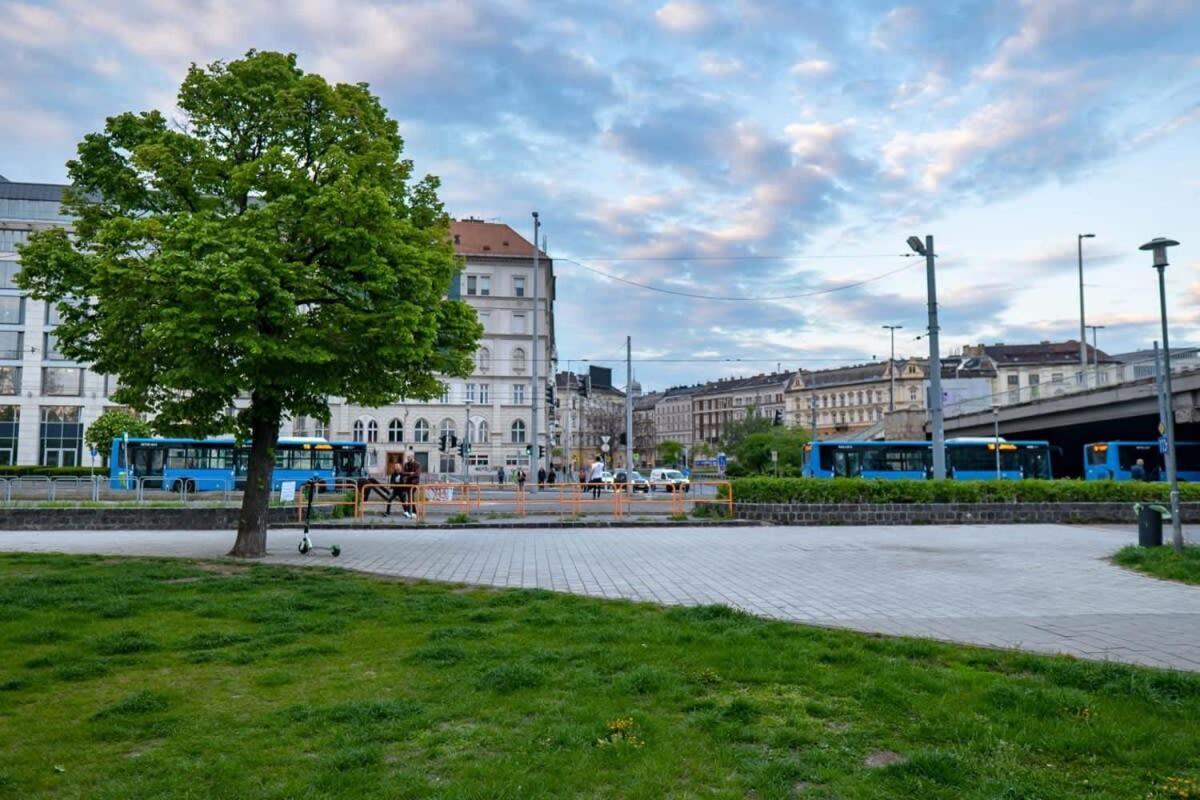 Chic Central Flat With River View Budapesta Exterior foto